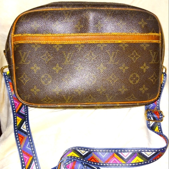 Louis Vuitton Handbags - Authentic Louis Vuitton Reporter PM Shoulder bag